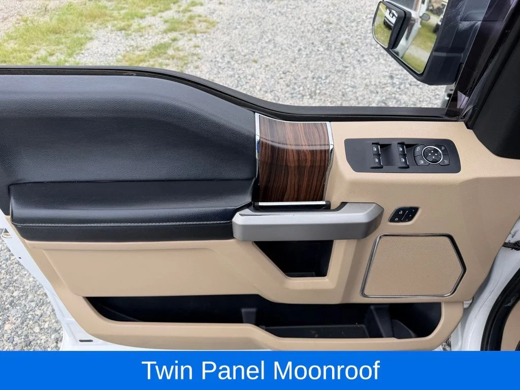 Used 2015 White Ford Lariat image 28
