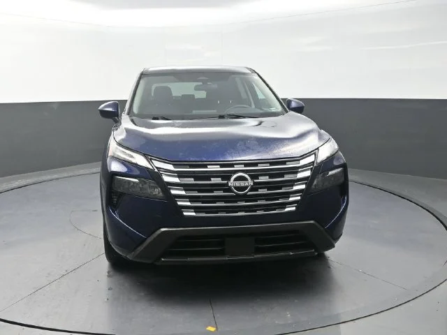 Used 2024 Blue Nissan SV image 4