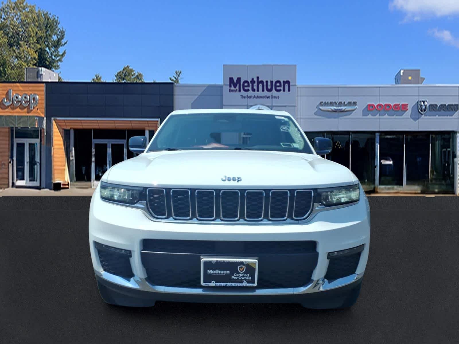 Used 2023 Bright White Clearcoat Jeep Limited image 2