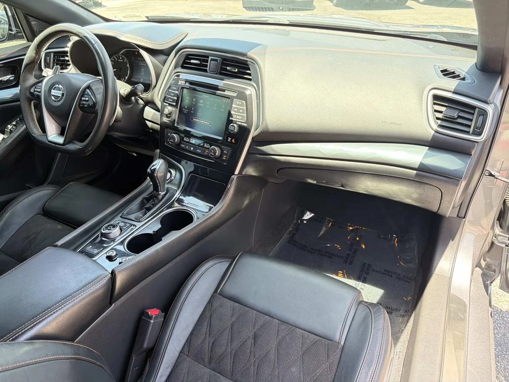 Certified Used 2020 GUN METALLIC Nissan SR image 36