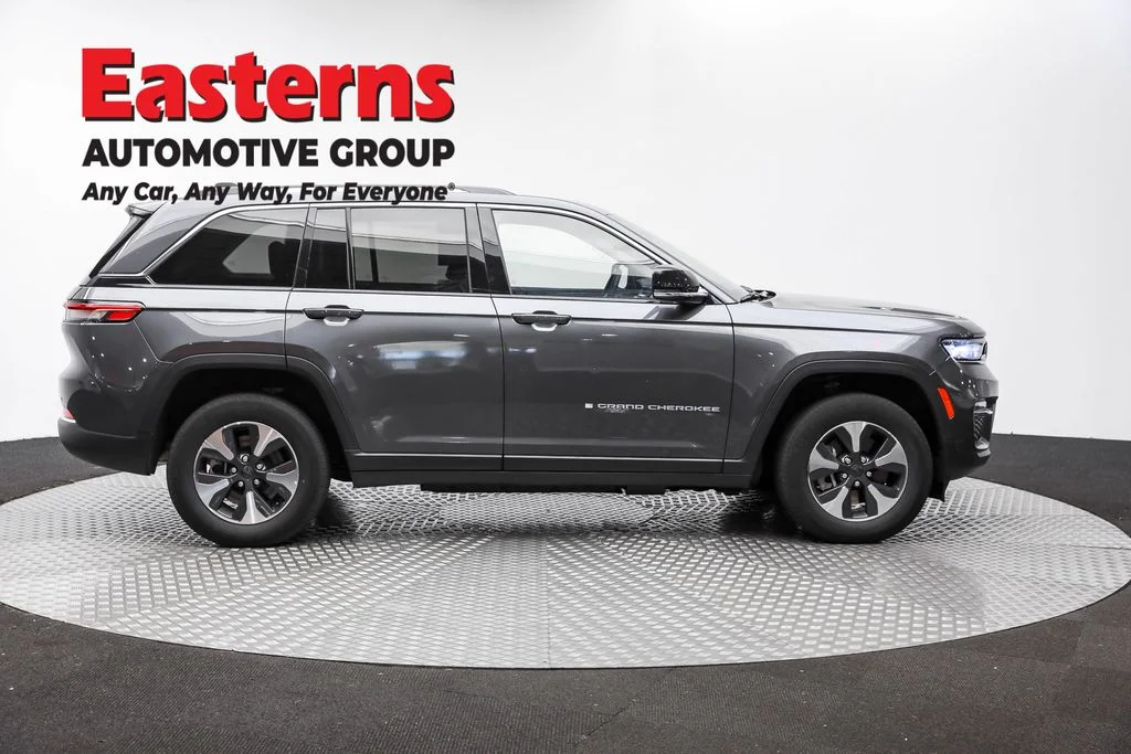 Used 2023 Gray Jeep 4xe image 3