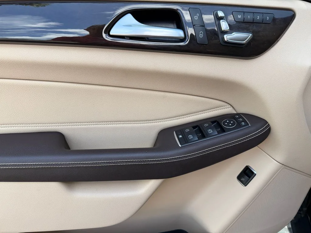 Used 2018  Mercedes-Benz GLE 350 image 16