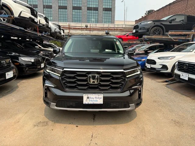 Used 2023 Black Honda EX-L image 2