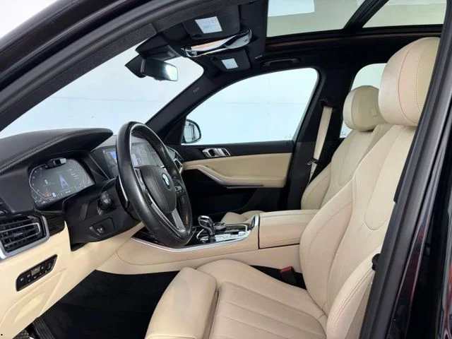 Used 2020 Black BMW sDrive40i image 11