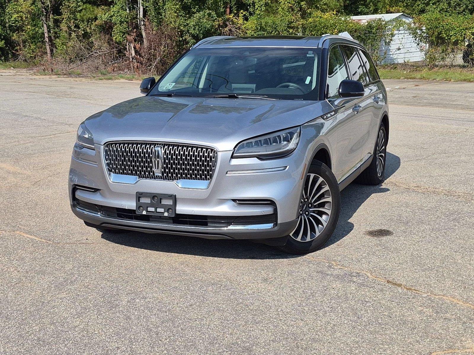 Used 2023 Silver Radiance Metallic Lincoln Standard image 1