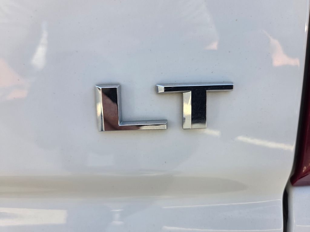 Used 2025 White Chevrolet LT image 15
