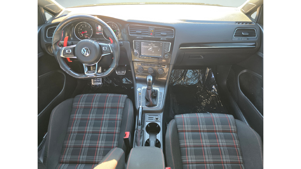 Used 2017  Volkswagen Sport image 45
