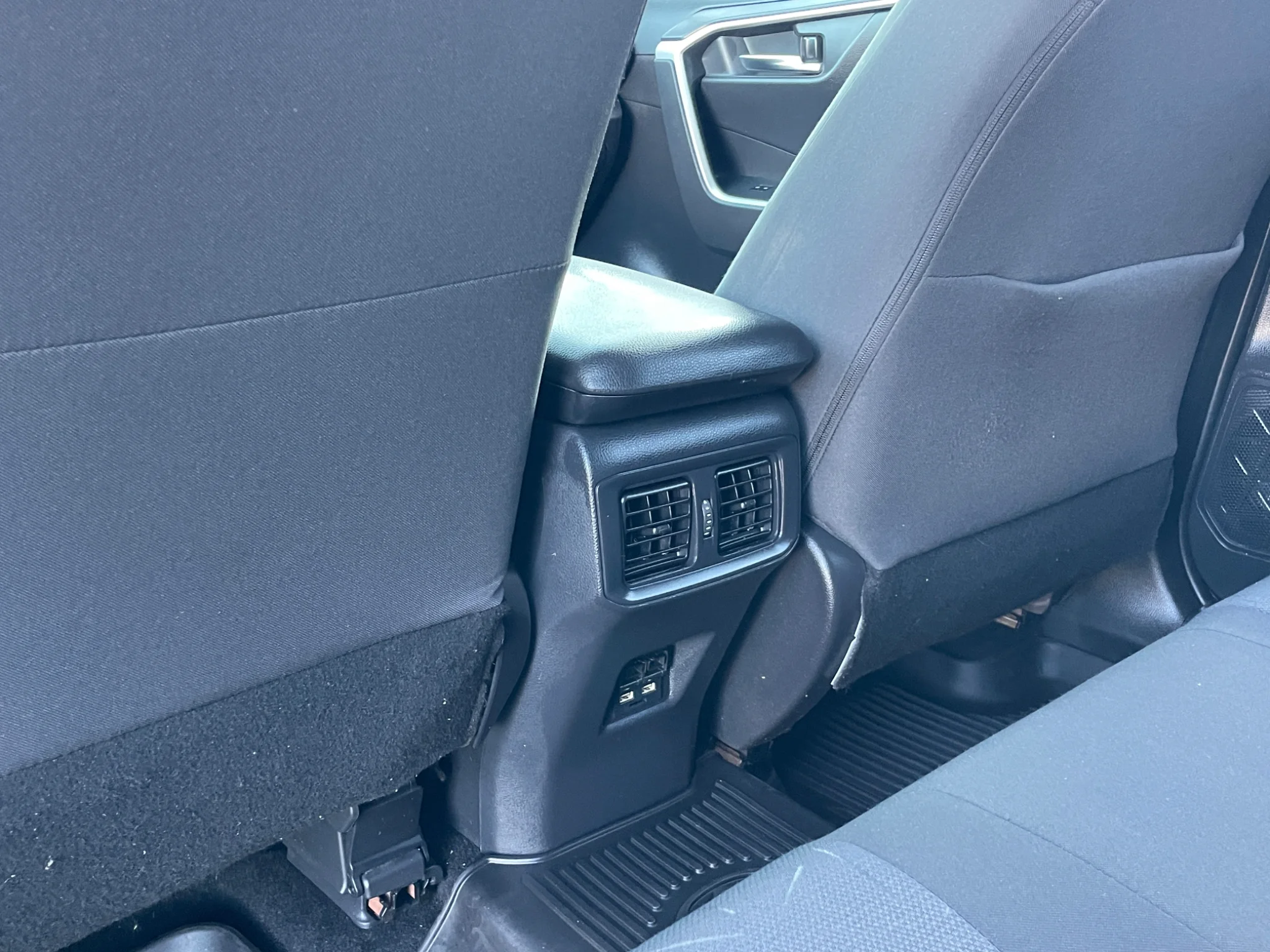 Used 2021 Super White Toyota Hybrid XLE image 20