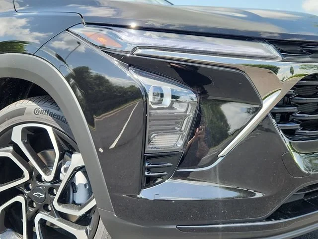 New 2026 Mosaic Black Metallic Chevrolet 2RS image 9