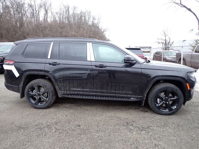 New 2026 Diamond Black Crystal Pearl-Coat Exterior Paint Jeep Limited image 8