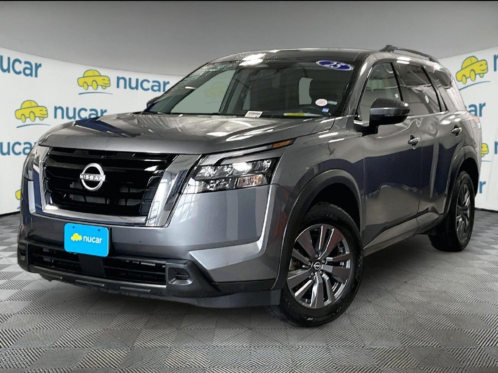Used 2025 Gray Nissan SV image 3