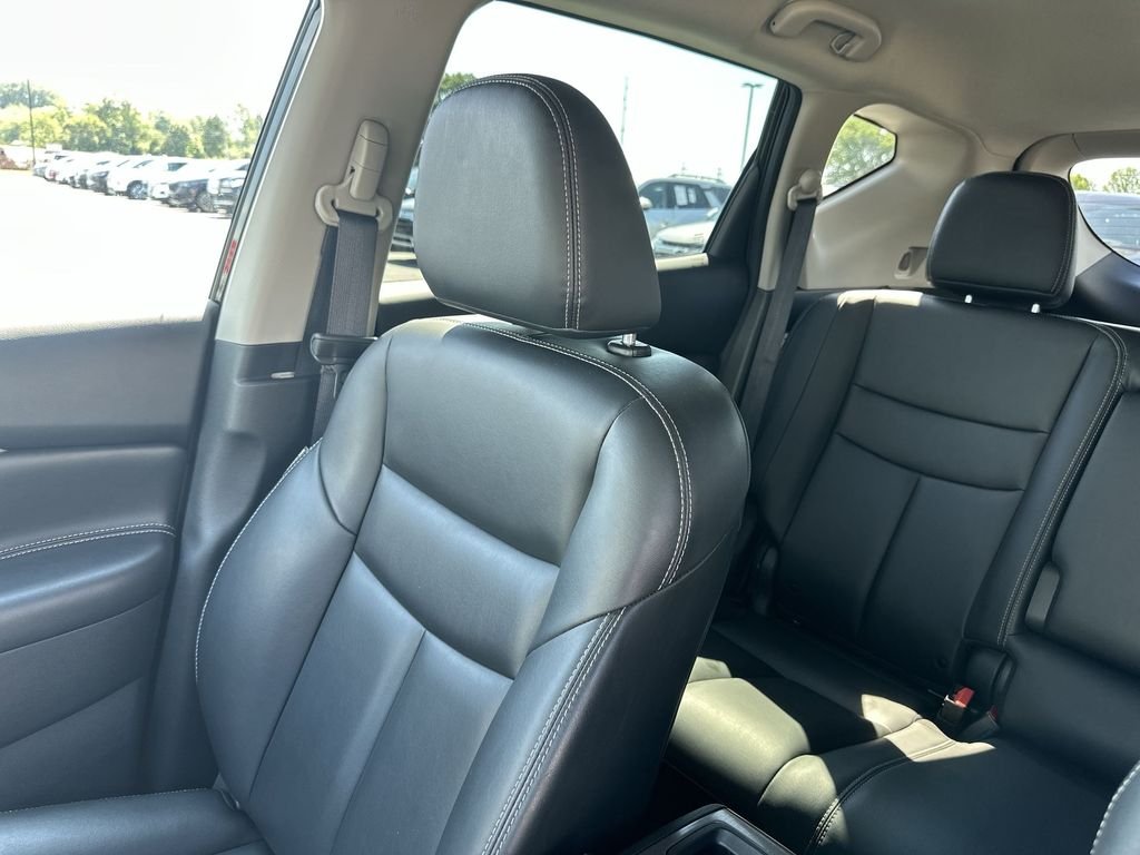 Used 2023 Black Nissan SV image 12