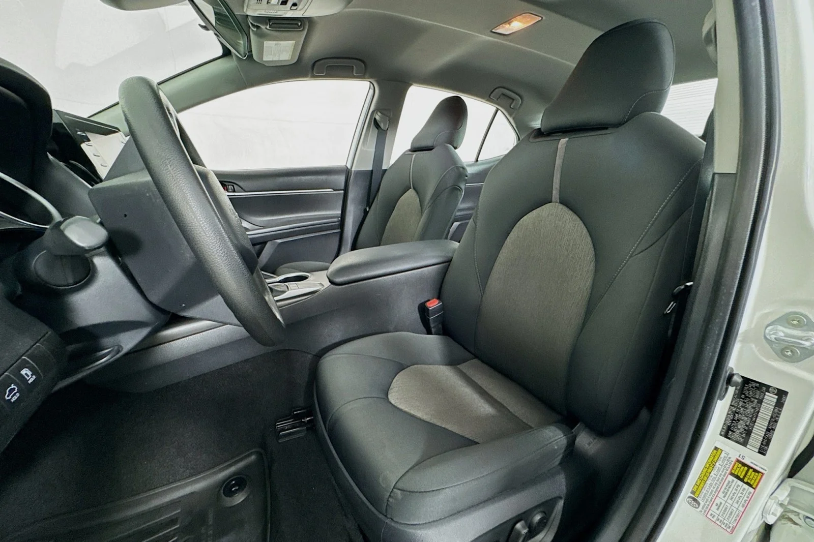Used 2023 Ice Cap Toyota LE image 16
