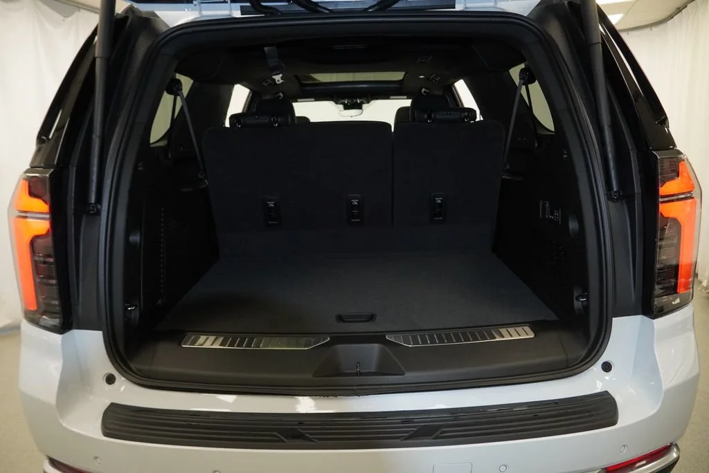 New 2026 Polar White Tricoat Chevrolet High Country image 28