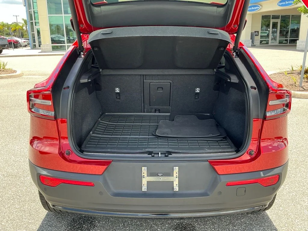 Used 2023 Red Volvo Ultimate image 28