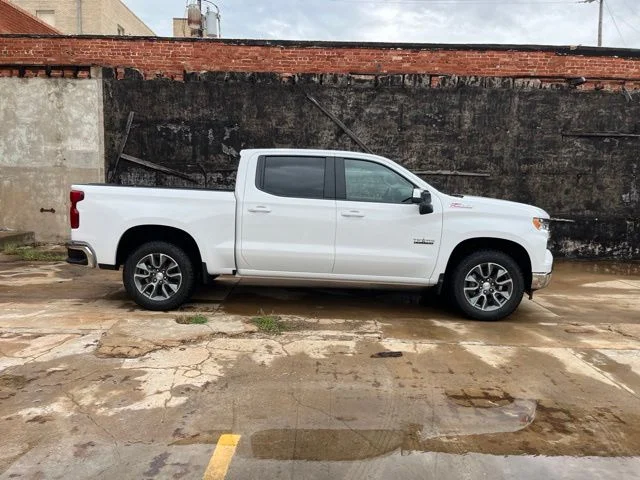 New 2026 White Chevrolet LT image 10