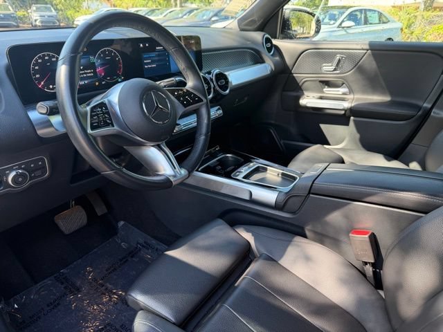 Used 2025  Mercedes-Benz GLB 250 image 21