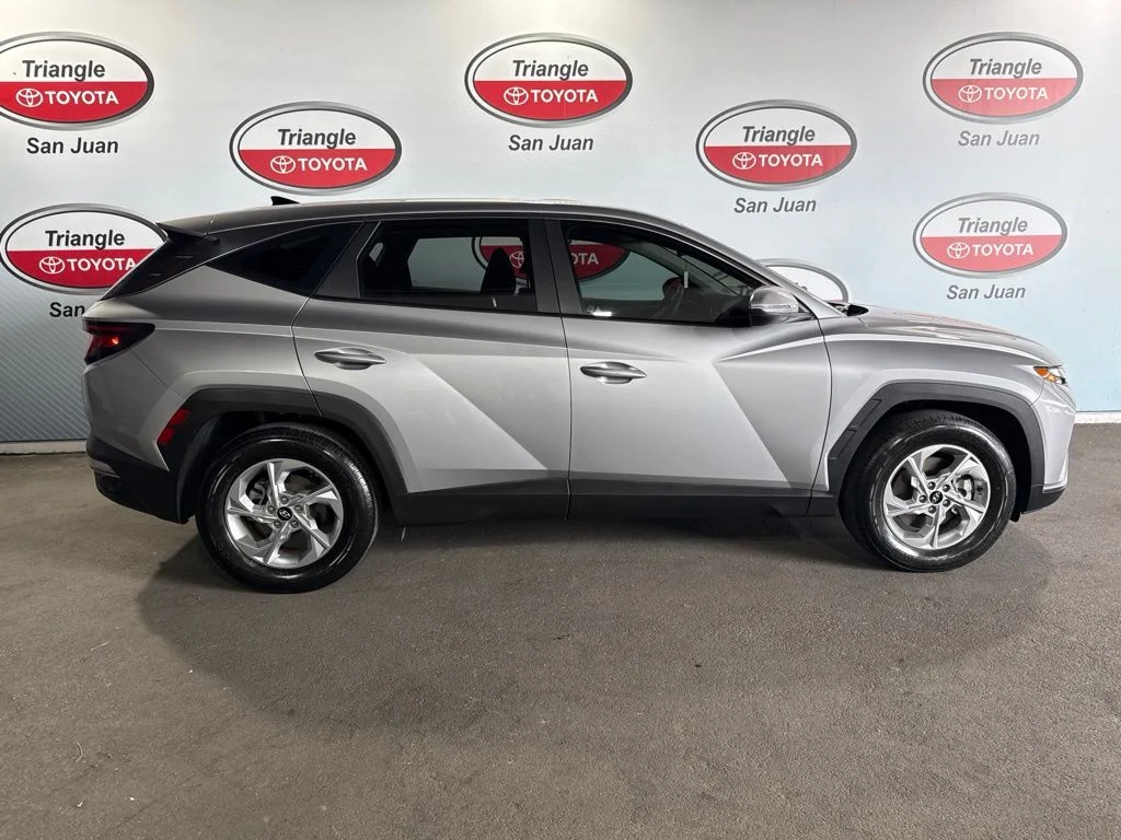 Used 2023 Silver Hyundai SE image 6