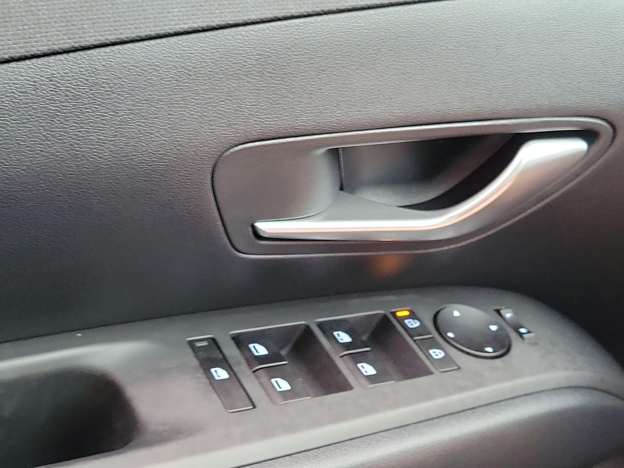 New 2026 Shimmering Silver Hyundai SEL Convenience image 11