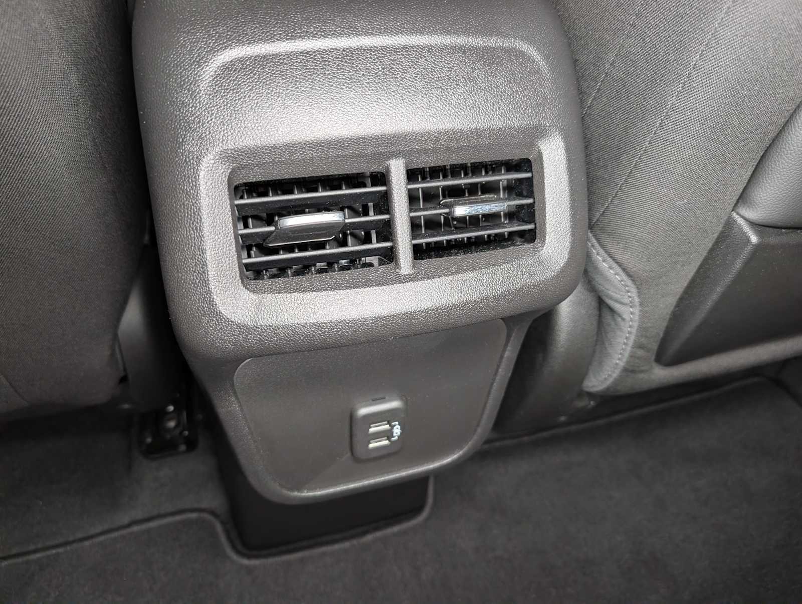 Used 2023 Summit White GMC SLE image 15