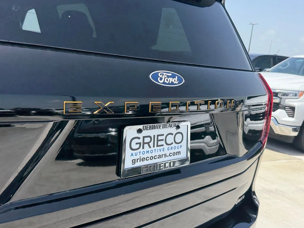 New 2027 Agate Black Metallic Ford Tremor® image 11