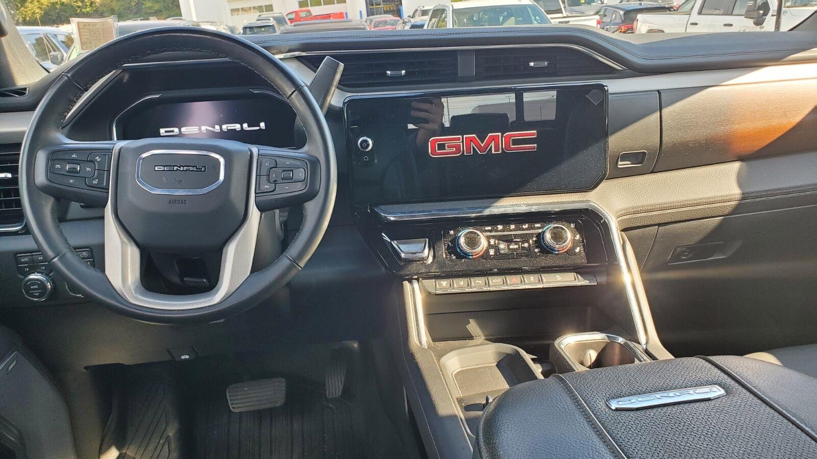 Used 2025 Sterling Metallic GMC Denali image 7