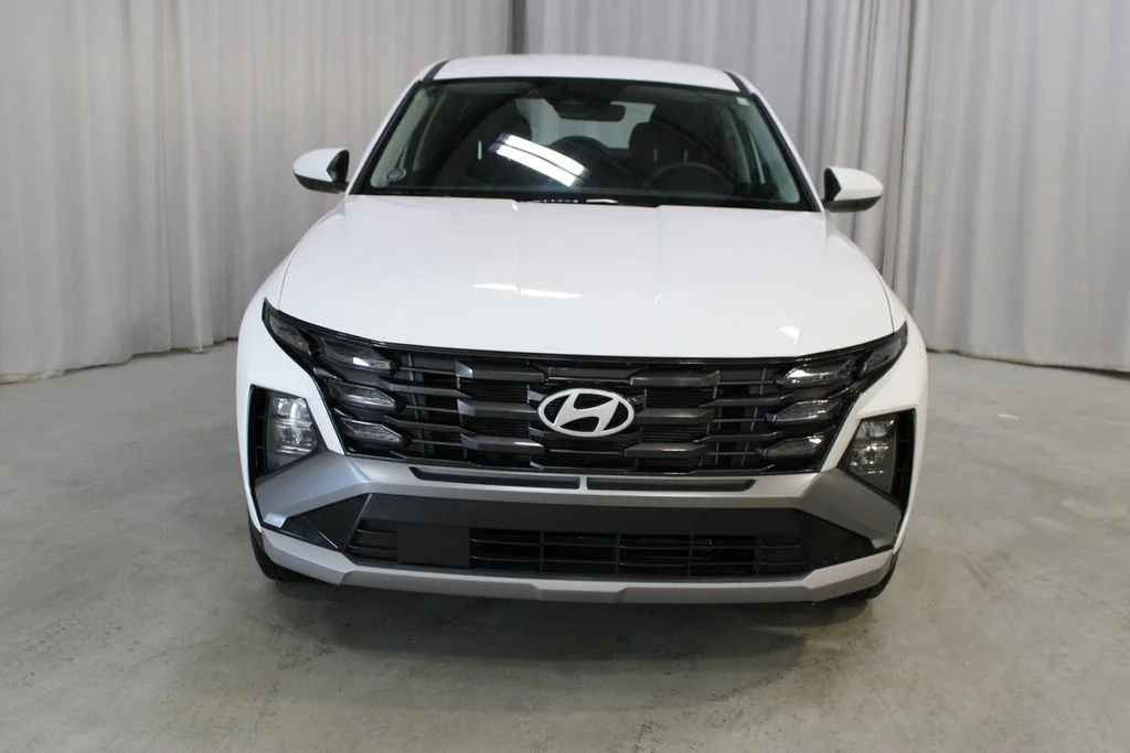 Used 2025 White Hyundai SE image 24