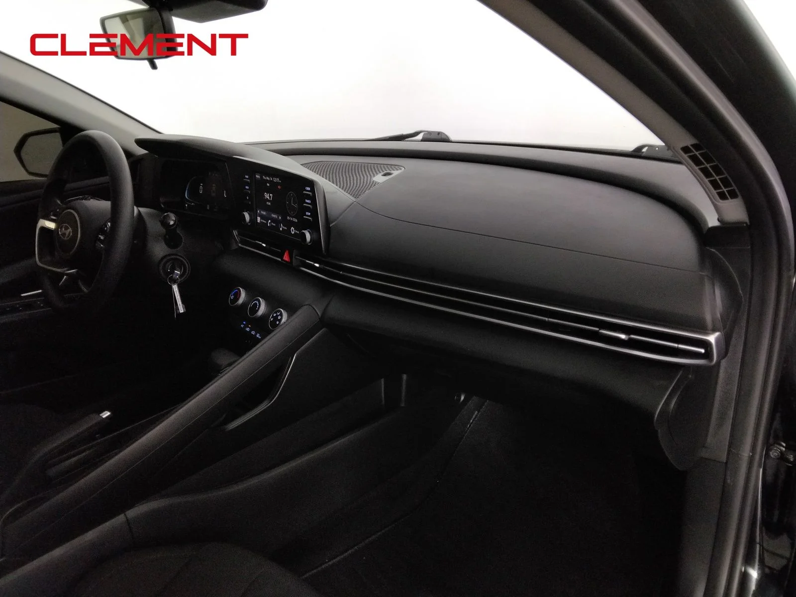 Used 2025 Black Hyundai SE image 27