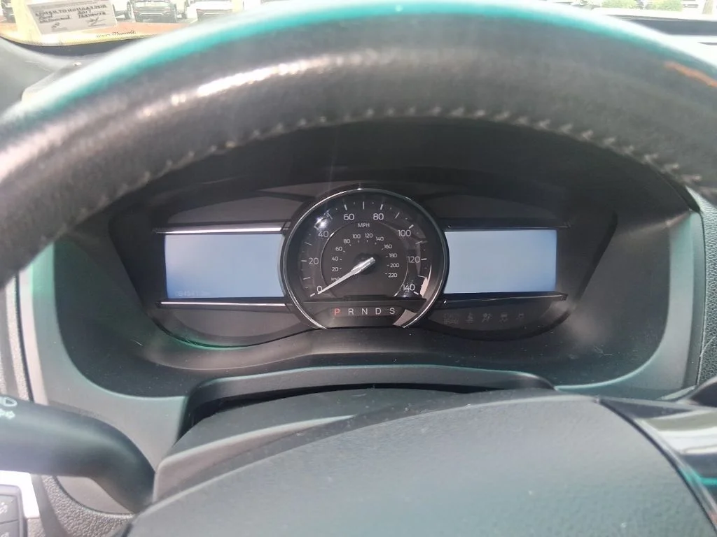 Used 2017 Gray Ford XLT image 10