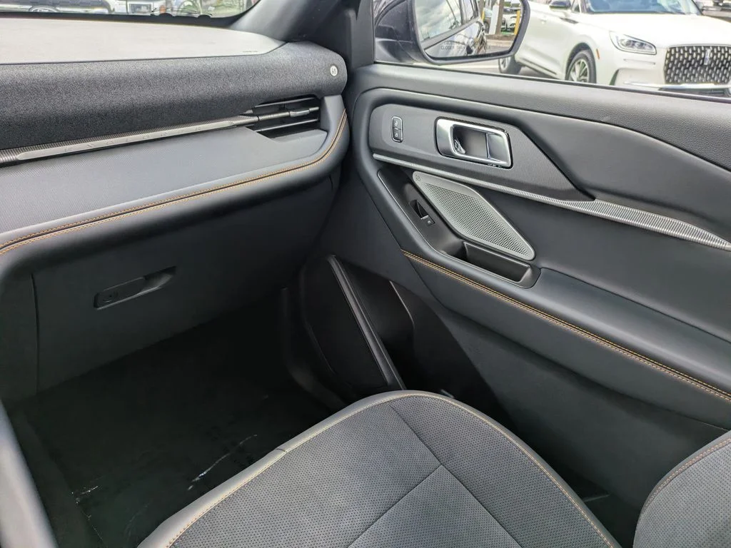New 2026 Agate Black Metallic Ford Tremor image 21