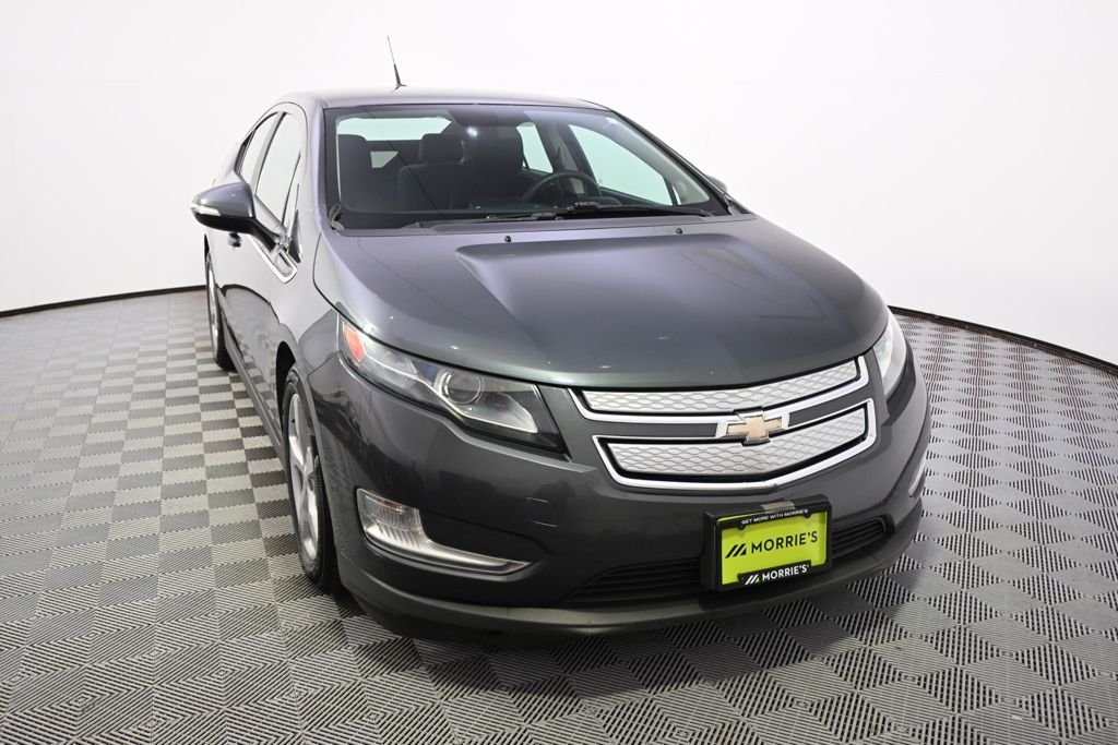 Used 2013 Cyber Gray Metallic Chevrolet Base image 9