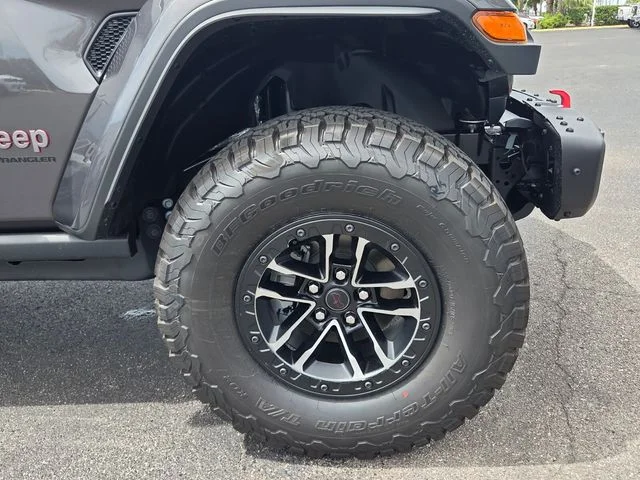 New 2026 Granite Crystal Metallic Clear-Coat Exterior Paint Jeep Rubicon X image 10
