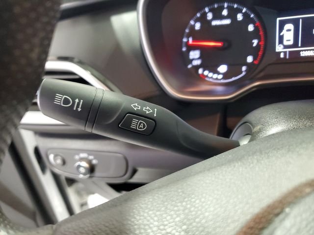 Used 2022 White Chevrolet LS image 25