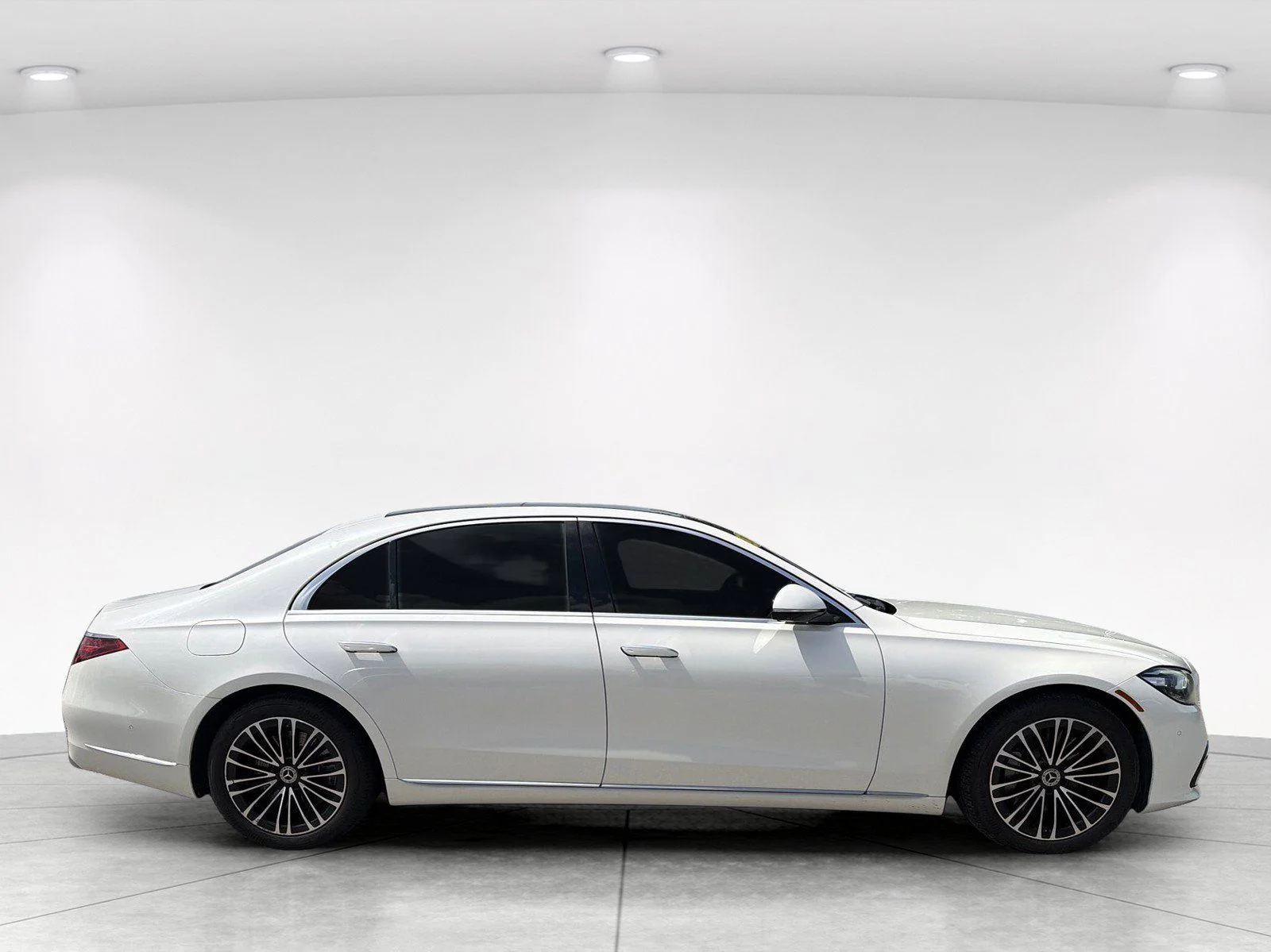 Used 2022  Mercedes-Benz S 580 image 3