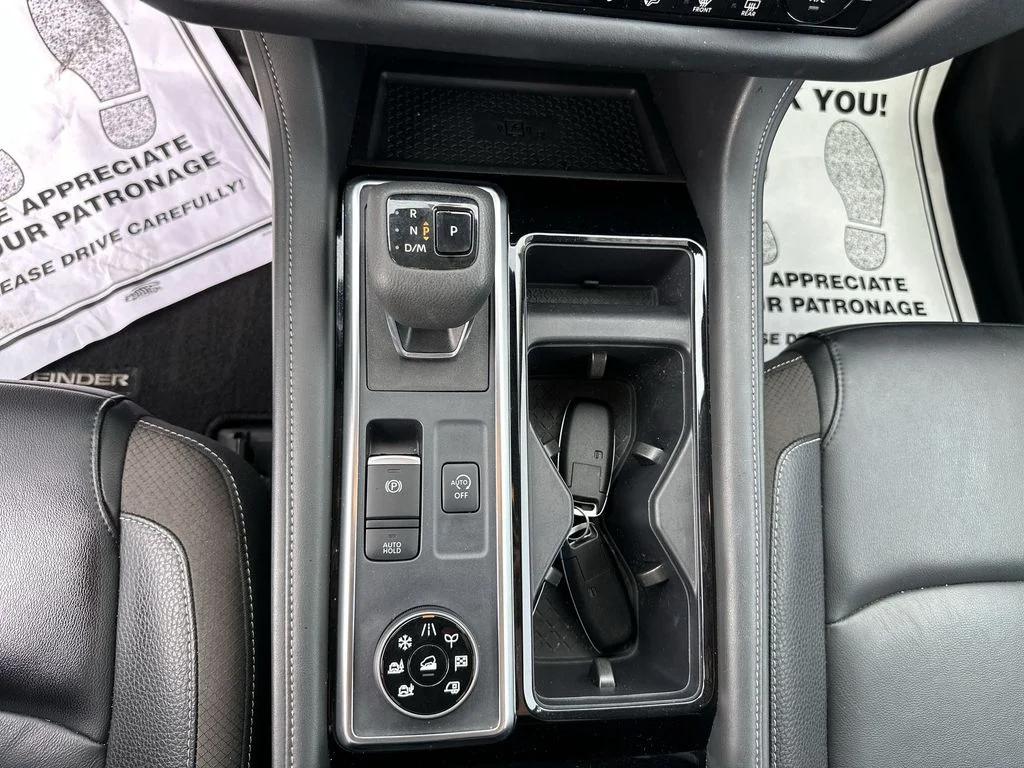 Used 2024 Silver Nissan SL image 26