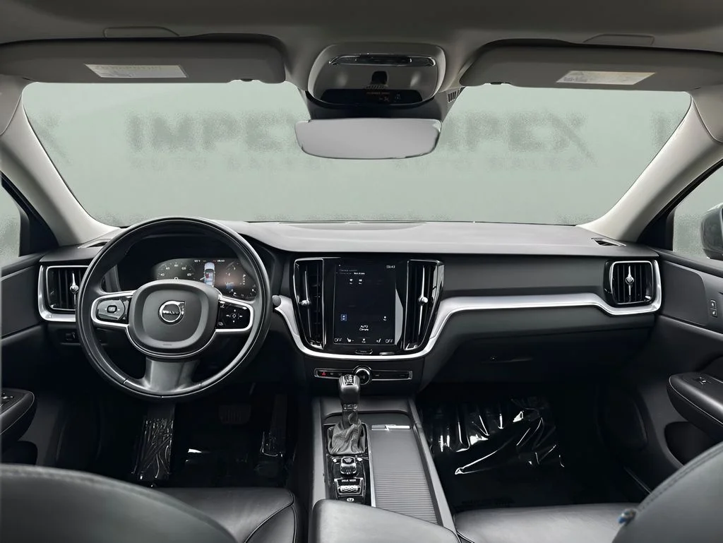 Used 2020 Gray Volvo T5 Momentum image 13