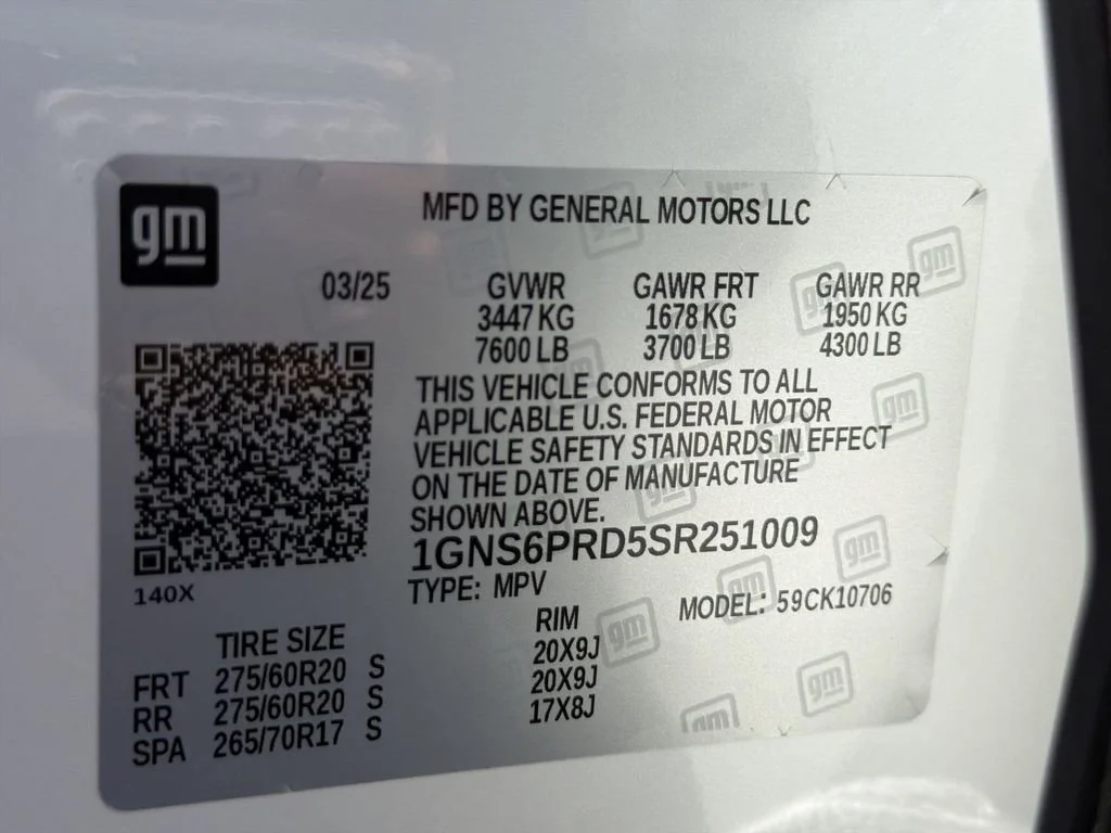 Used 2025 Iridescent Pearl Tricoat Chevrolet Z71 image 41