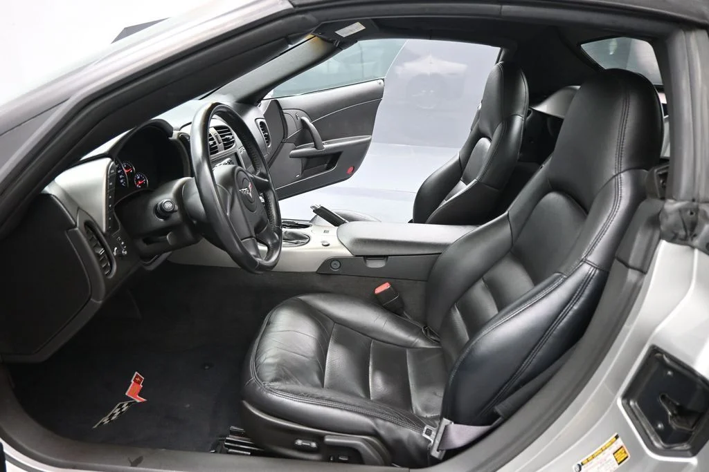 Used 2005 Silver Chevrolet Base image 9