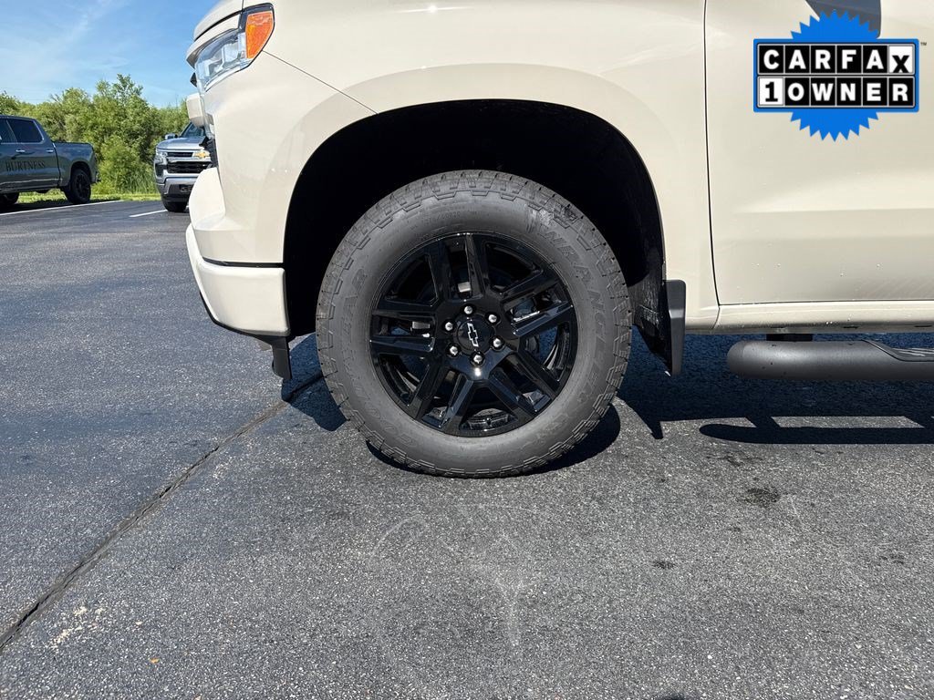 Used 2026 White Sands Chevrolet RST image 27
