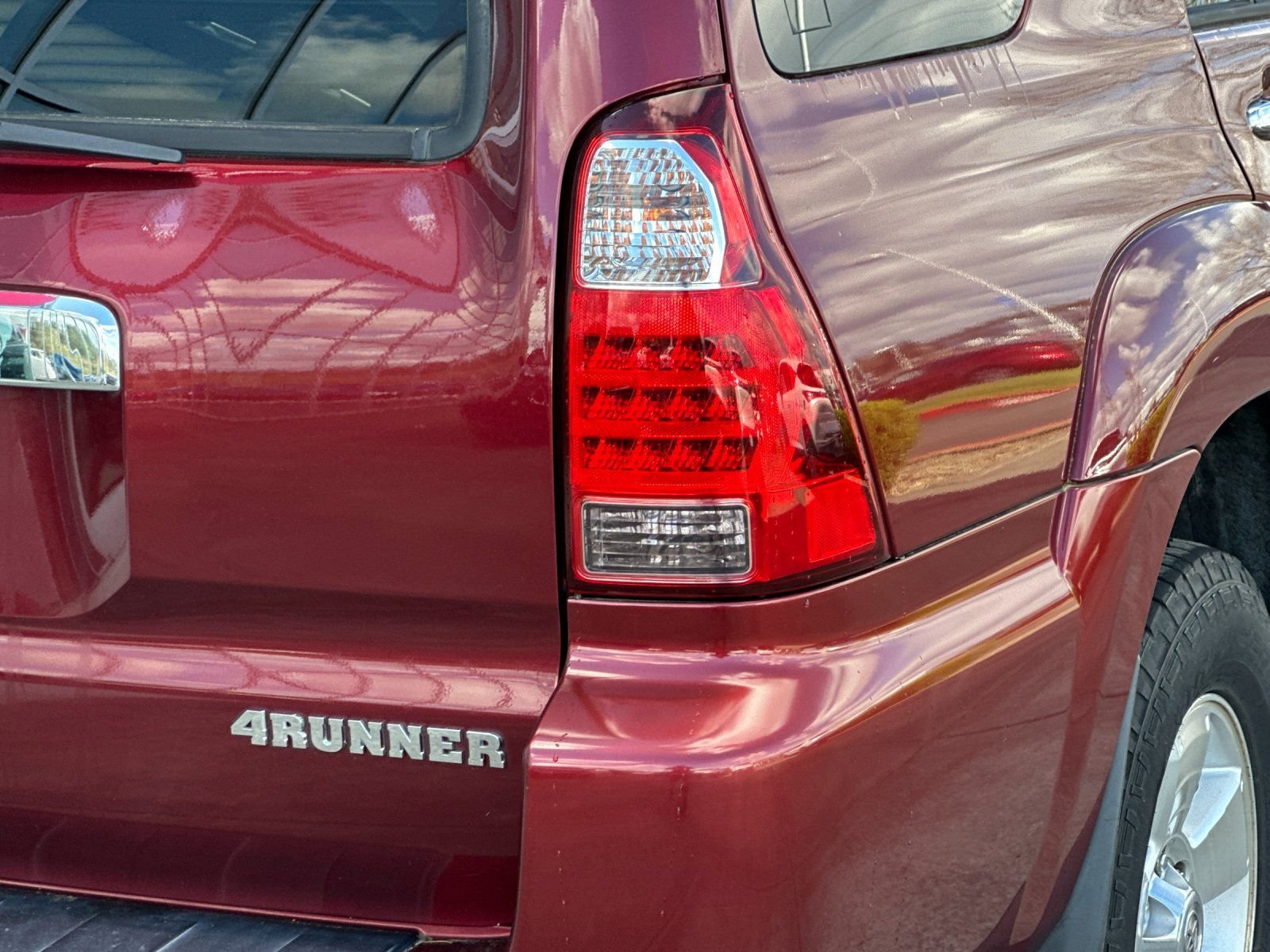 Used 2006 Salsa Red Pearl Toyota SR5 image 22