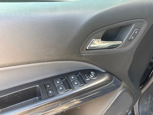 Used 2022 Black Chevrolet Z71 image 14