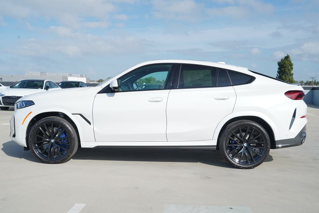New 2026 Mineral White Metallic BMW xDrive40i image 4