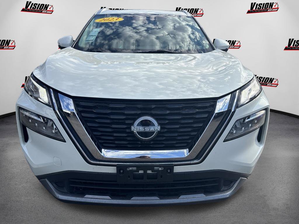Used 2023 White Nissan SL image 2