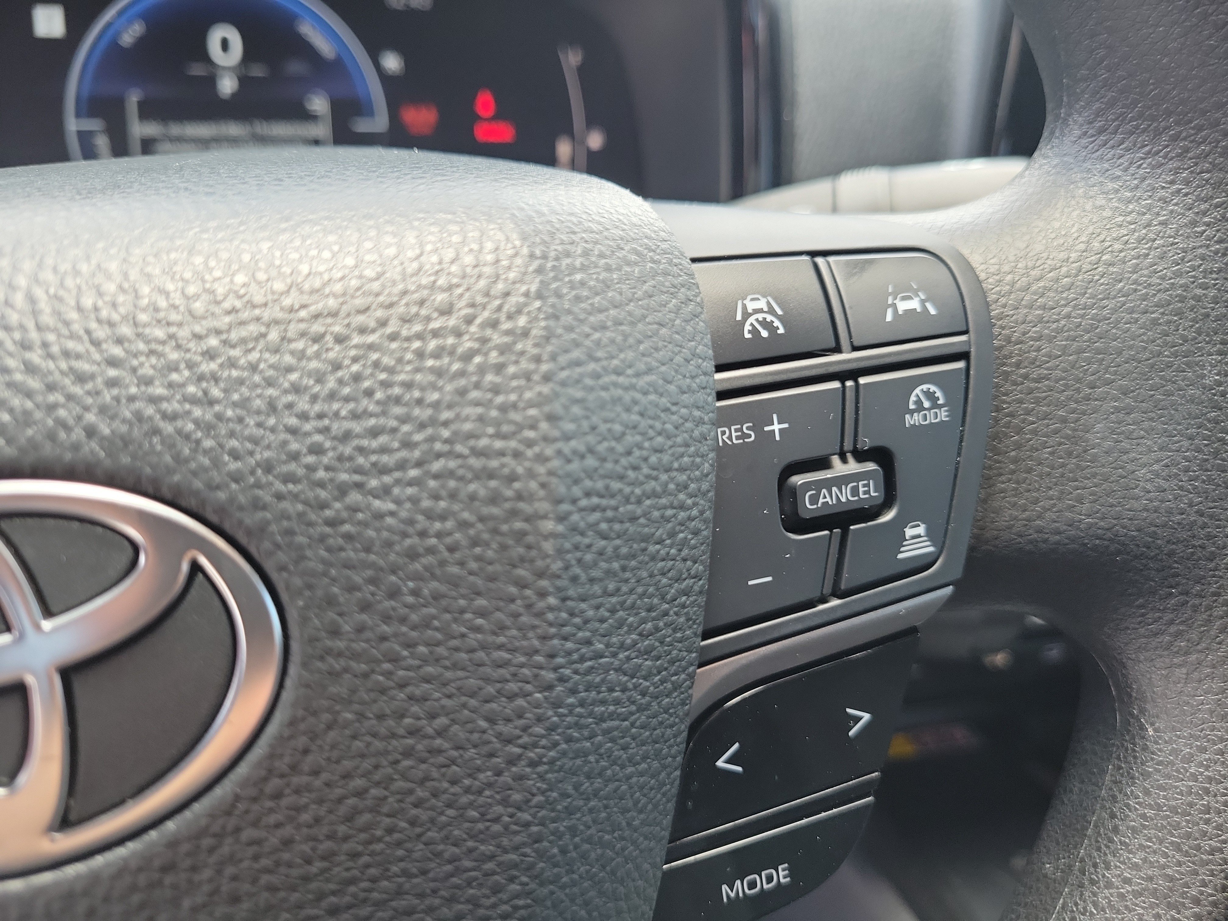 Used 2025 Underground Toyota LE image 27