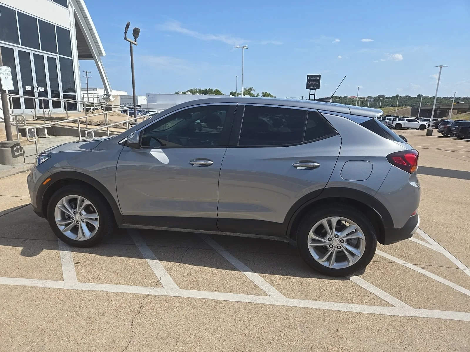 Used 2023 MOONSTONE GRAY METALLIC Buick Preferred image 7