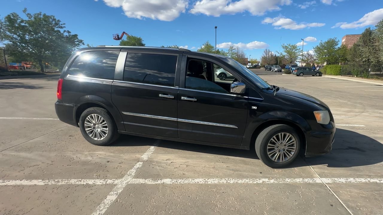 2014 Chrysler Town & Country Touring-L