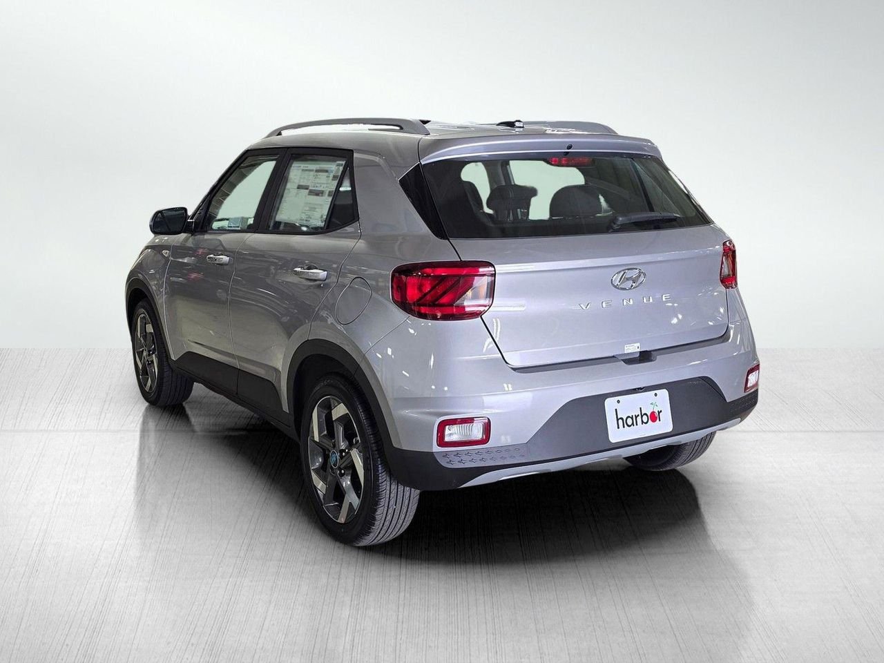 New 2026 Shimmering Silver Hyundai SEL image 5