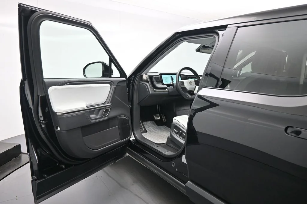 Certified Used 2023  Rivian Adventure image 7