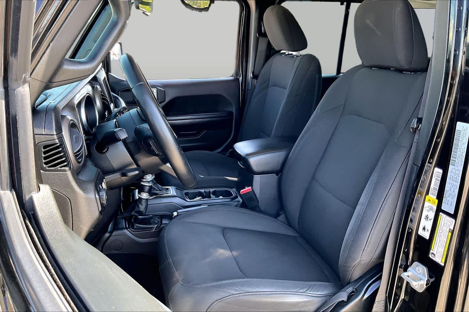 Used 2018 Black Clearcoat Jeep Sport S image 8