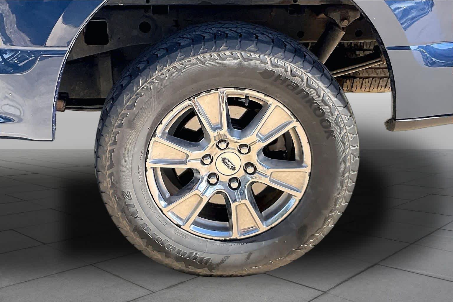 Used 2017 Blue Jeans Metallic Ford XLT image 11